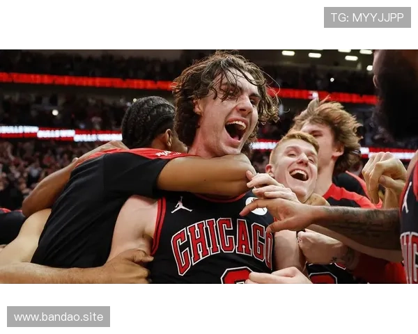 吉迪后场三分压哨绝杀湖人惨遭公牛逆转雷迪克痛批为毁灭性失利战 吉迪后场三分压哨绝杀湖人惨遭公牛逆转雷迪克痛批为毁灭性失利战