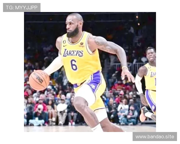 湖人力克火箭詹姆斯关键封盖助球队上演惊天逆转引爆全场激情